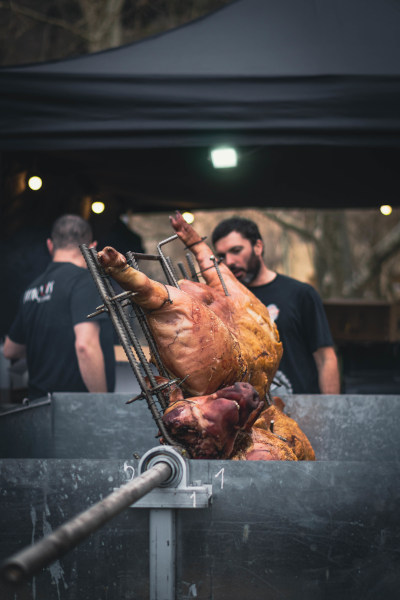food-pork-a-mida foto xai cuinant-se al food truck